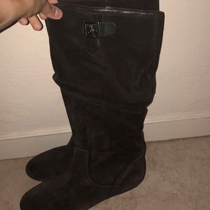 Gianni Bini brown suede boots